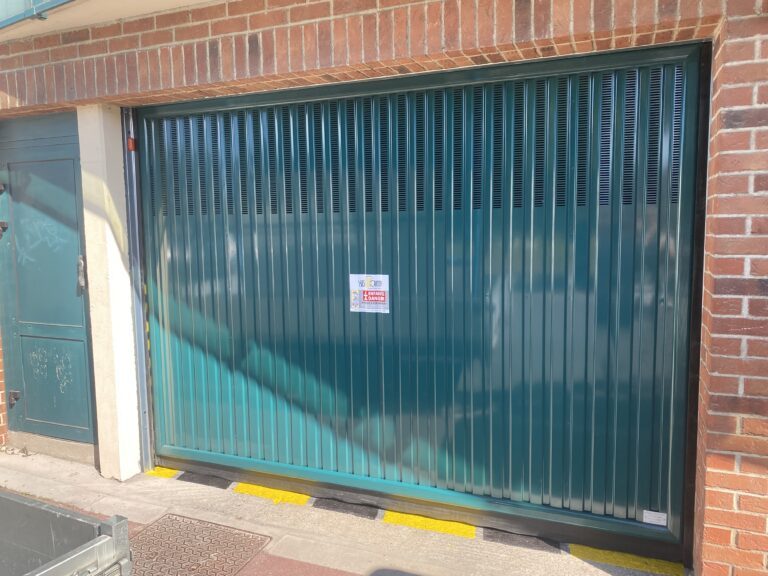PORTE BASCULANTE - CARTON
