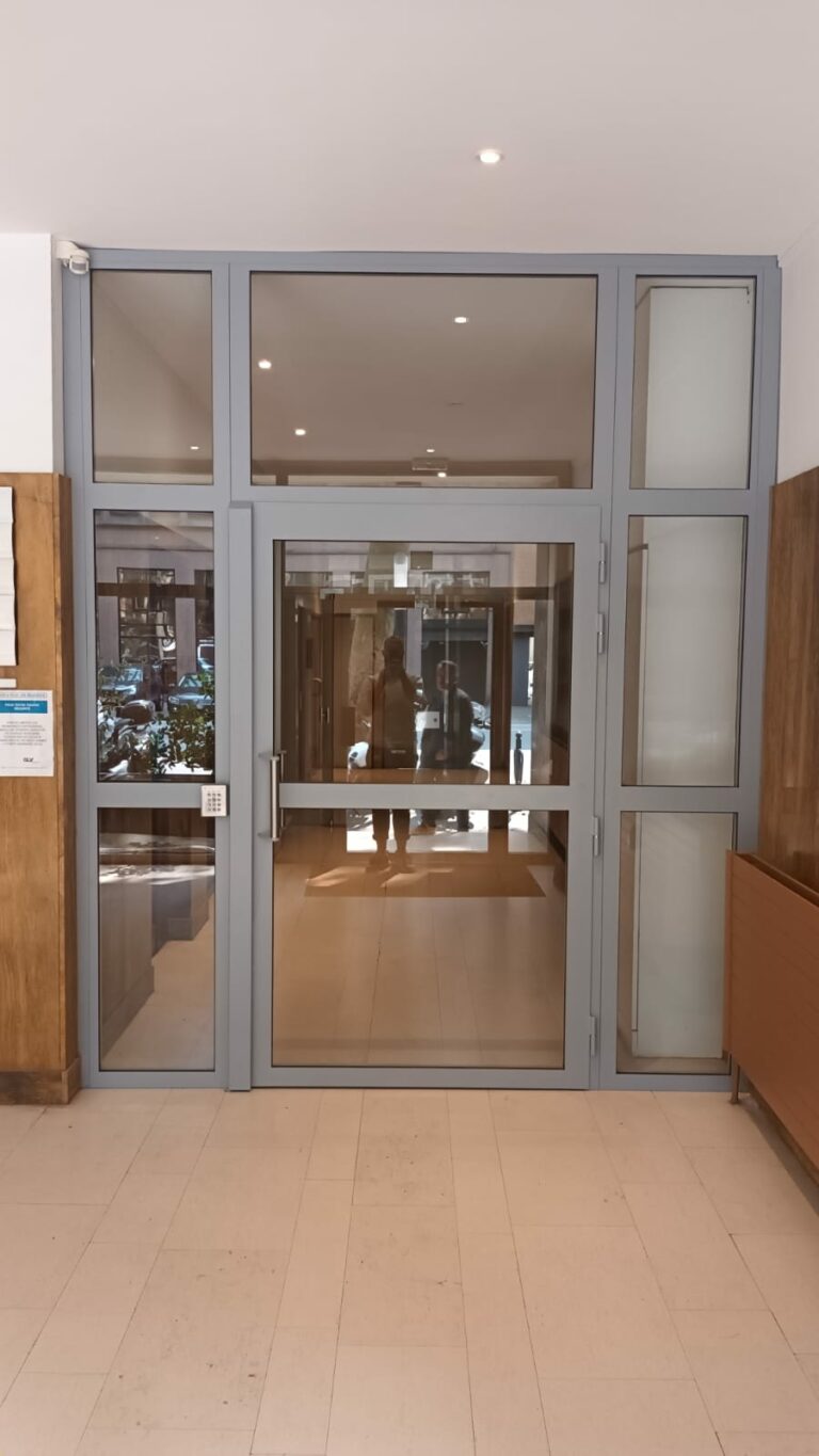 Porte d'entrée - CARTON 15