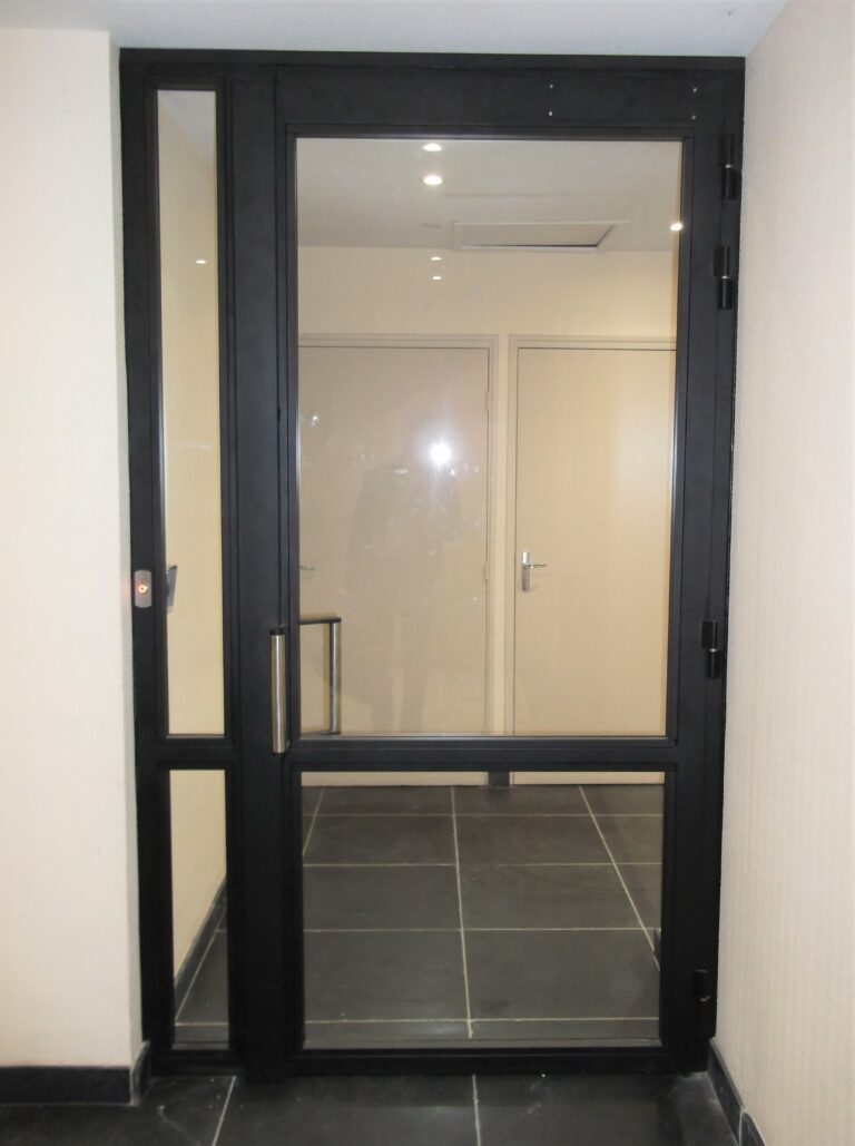 Porte d'entrée - CARTON 3